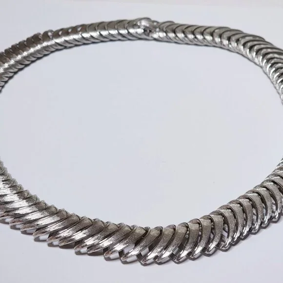 Vintage Statement Necklace Silver Tone Textured Fishbone Style Choker 22" - Picture 3 of 6